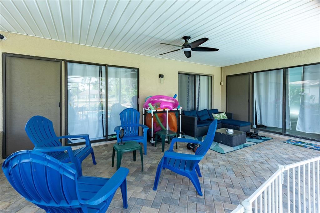 待售: $385,000 (3 贝兹, 2 浴室, 1920 平方英尺)