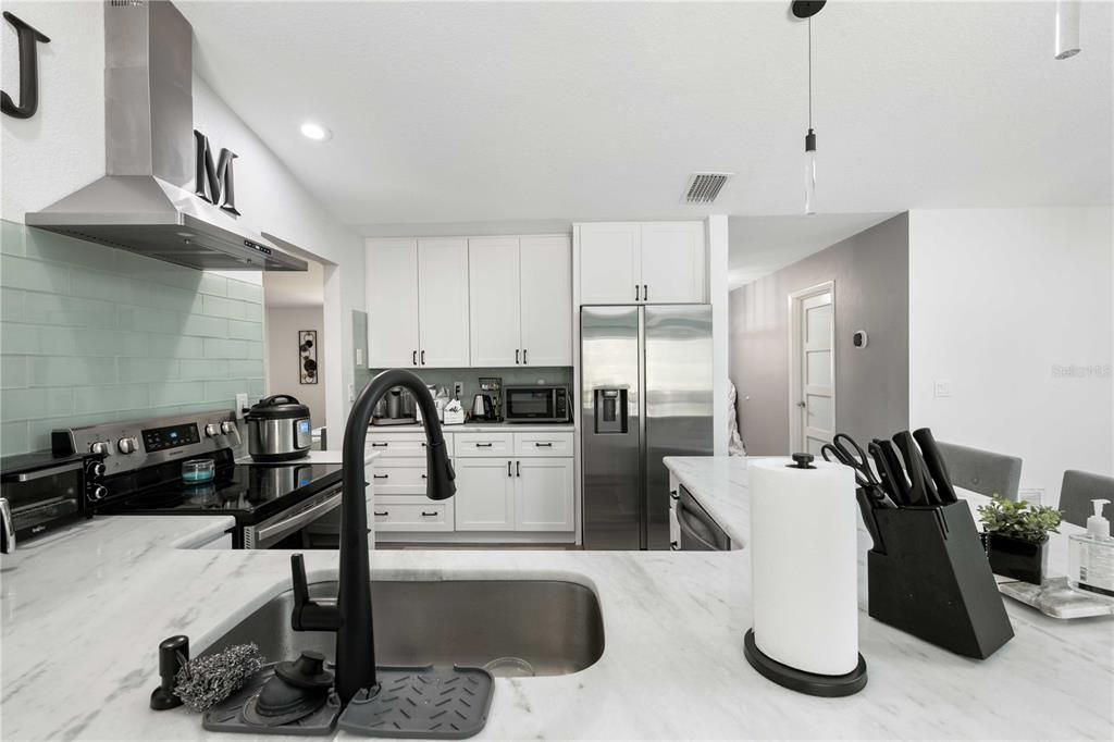 待售: $385,000 (3 贝兹, 2 浴室, 1920 平方英尺)