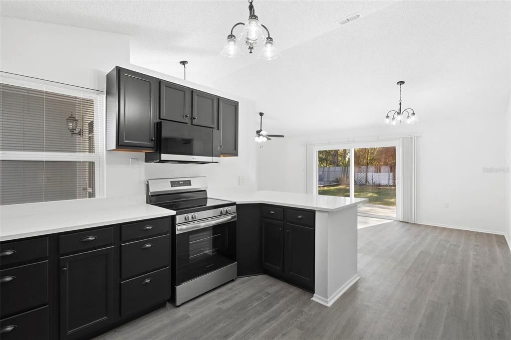 For Sale: $275,000 (3 beds, 2 baths, 1080 Square Feet)