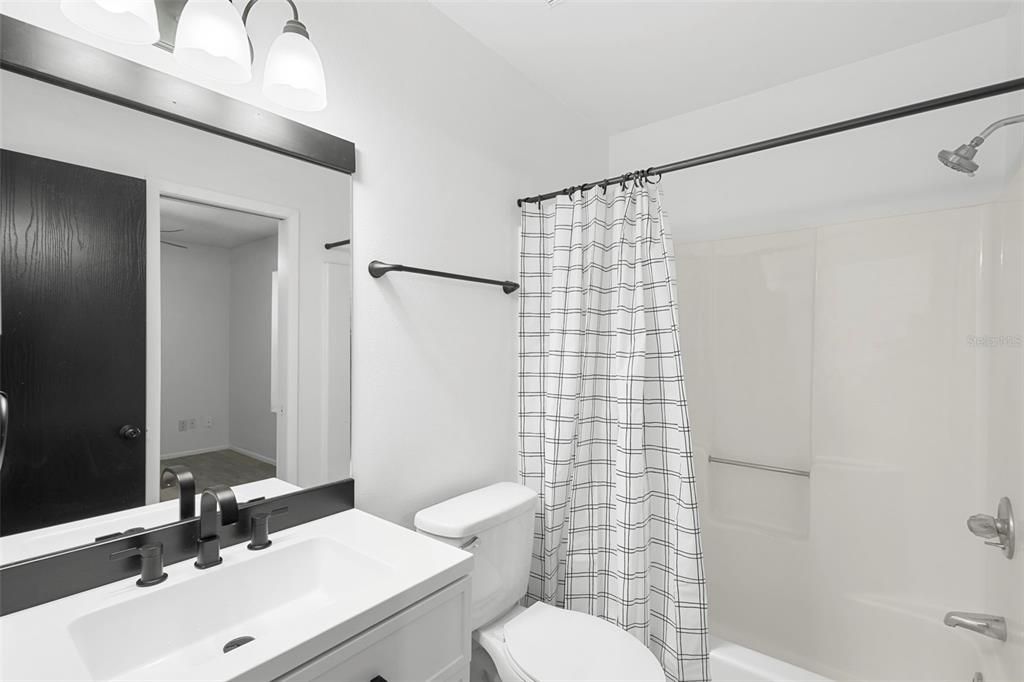 For Sale: $275,000 (3 beds, 2 baths, 1080 Square Feet)