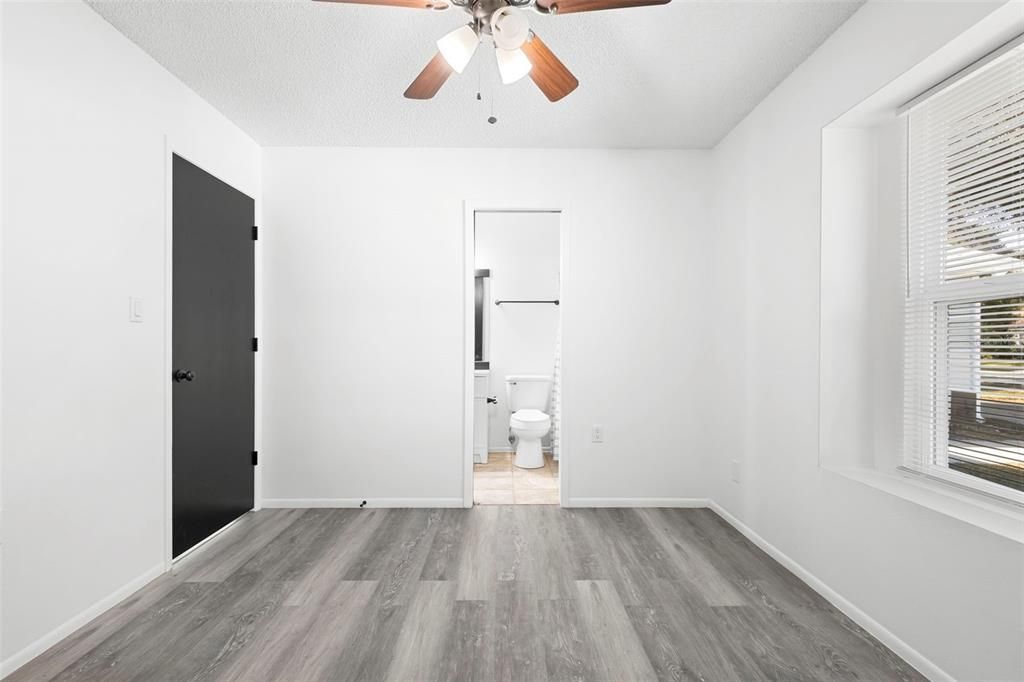 For Sale: $275,000 (3 beds, 2 baths, 1080 Square Feet)