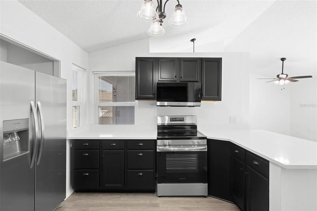 For Sale: $275,000 (3 beds, 2 baths, 1080 Square Feet)