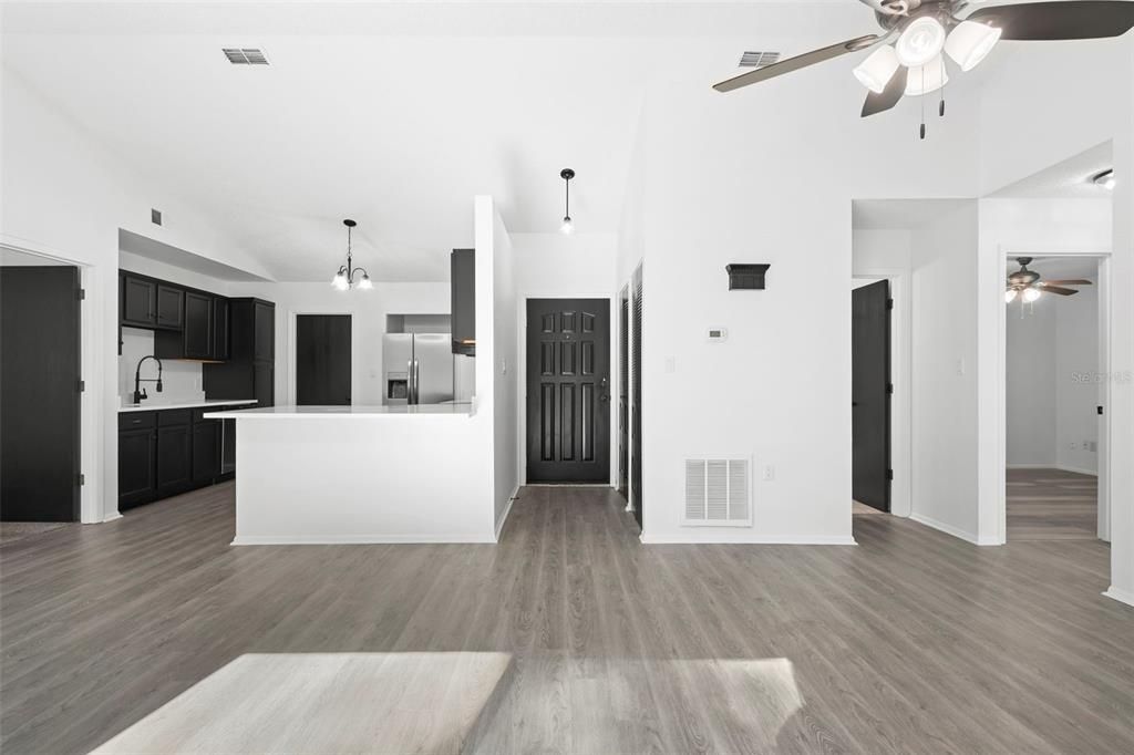 For Sale: $275,000 (3 beds, 2 baths, 1080 Square Feet)