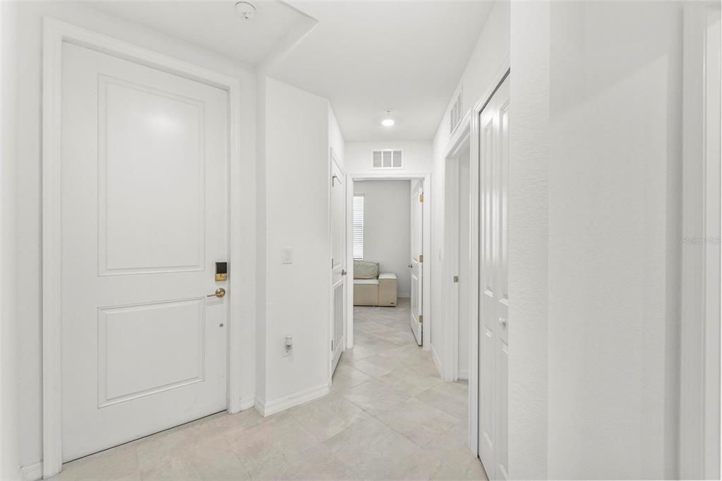 В аренду: $4,500 (3 спален, 2 ванн, 1301 Квадратных фут)