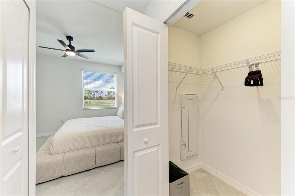 В аренду: $4,500 (3 спален, 2 ванн, 1301 Квадратных фут)