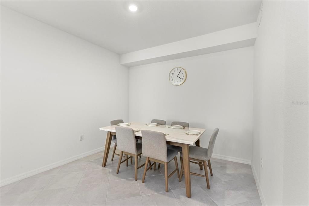 В аренду: $4,500 (3 спален, 2 ванн, 1301 Квадратных фут)