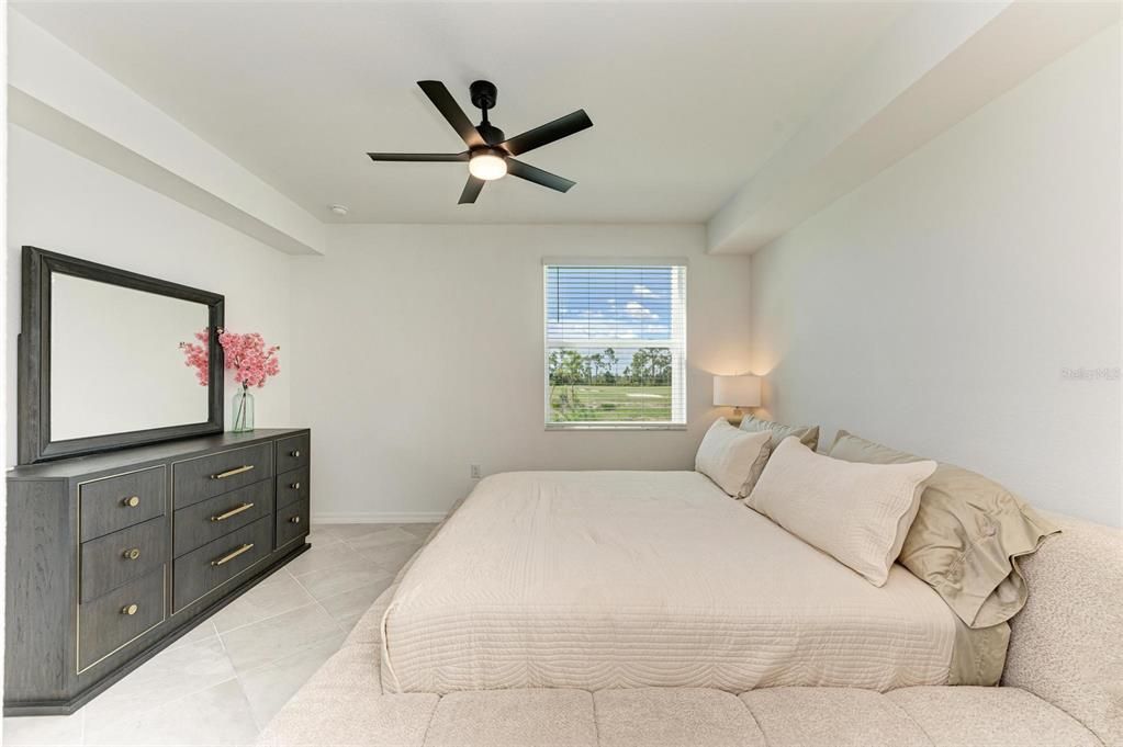 В аренду: $4,500 (3 спален, 2 ванн, 1301 Квадратных фут)