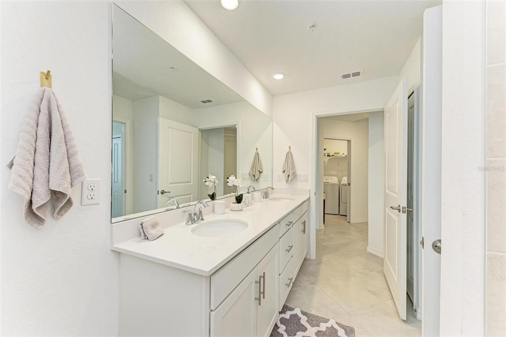 В аренду: $4,500 (3 спален, 2 ванн, 1301 Квадратных фут)