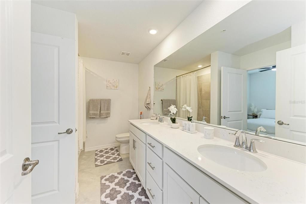 В аренду: $4,500 (3 спален, 2 ванн, 1301 Квадратных фут)