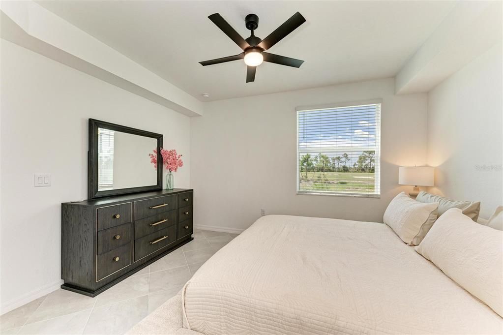 В аренду: $4,500 (3 спален, 2 ванн, 1301 Квадратных фут)