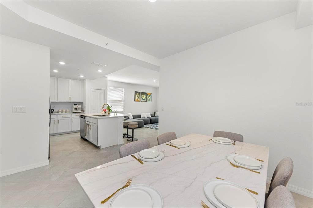 В аренду: $4,500 (3 спален, 2 ванн, 1301 Квадратных фут)