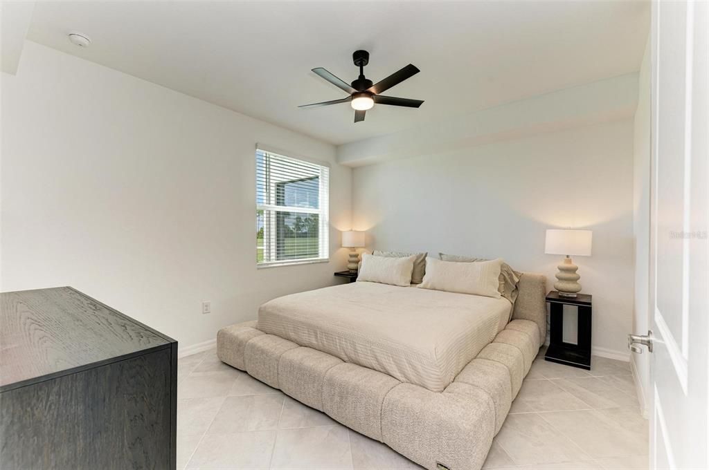 В аренду: $4,500 (3 спален, 2 ванн, 1301 Квадратных фут)