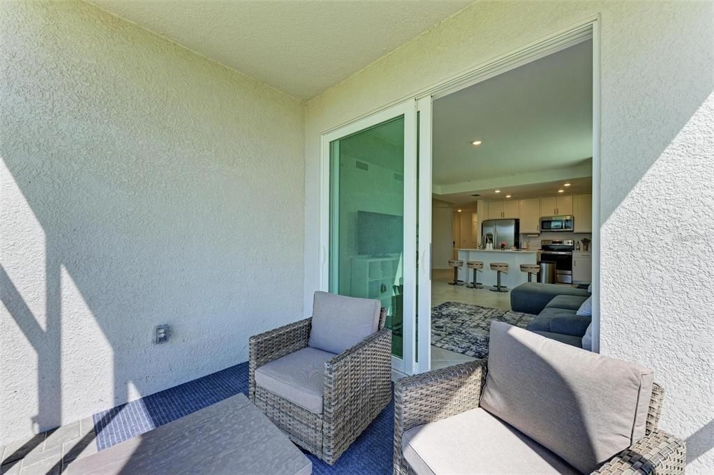 В аренду: $4,500 (3 спален, 2 ванн, 1301 Квадратных фут)