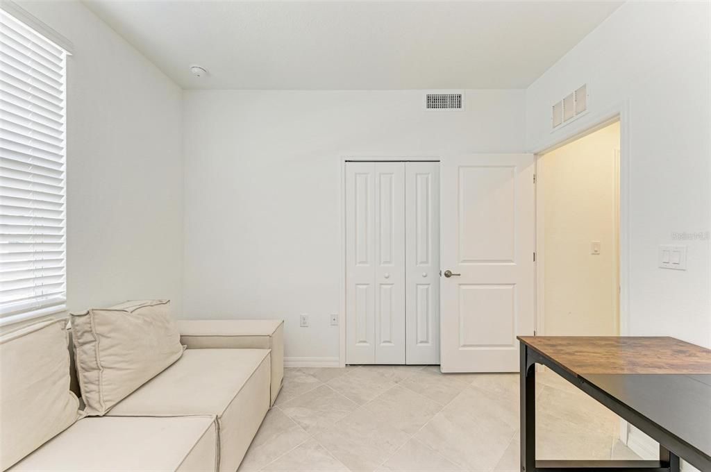 В аренду: $4,500 (3 спален, 2 ванн, 1301 Квадратных фут)