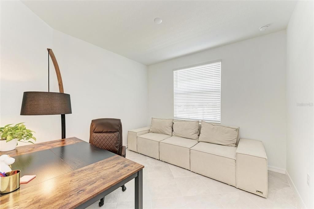 В аренду: $4,500 (3 спален, 2 ванн, 1301 Квадратных фут)