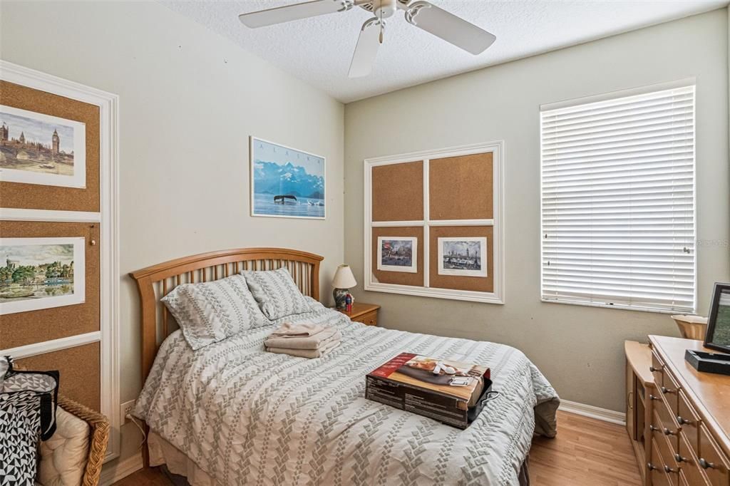 En Venta: $449,000 (4 camas, 2 baños, 1952 Pies cuadrados)