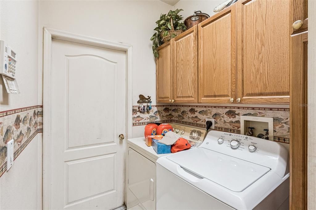 En Venta: $449,000 (4 camas, 2 baños, 1952 Pies cuadrados)