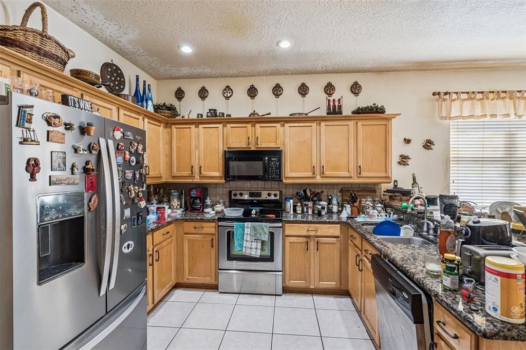 En Venta: $449,000 (4 camas, 2 baños, 1952 Pies cuadrados)