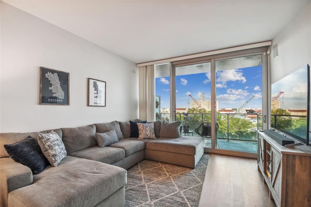 出租: $3,200 (2 贝兹, 2 浴室, 1237 平方英尺)