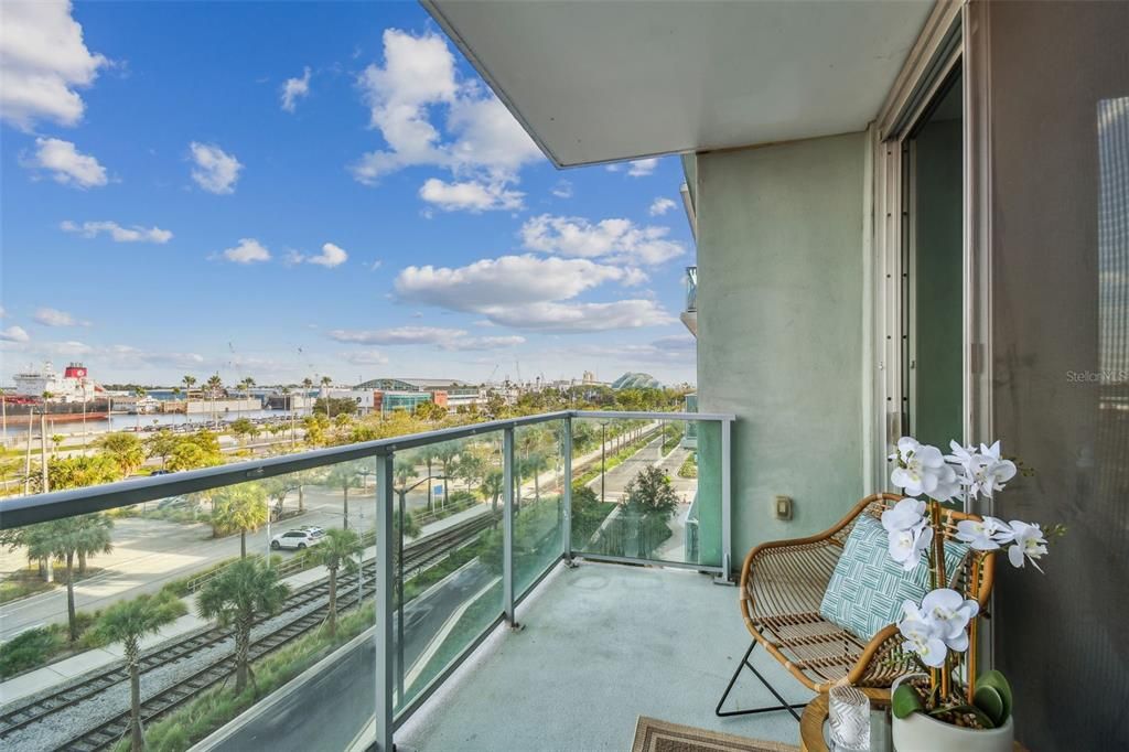 出租: $3,200 (2 贝兹, 2 浴室, 1237 平方英尺)