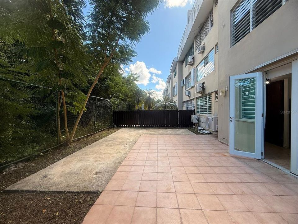 For Rent: $2,200 (3 beds, 2 baths, 1650 Square Feet)