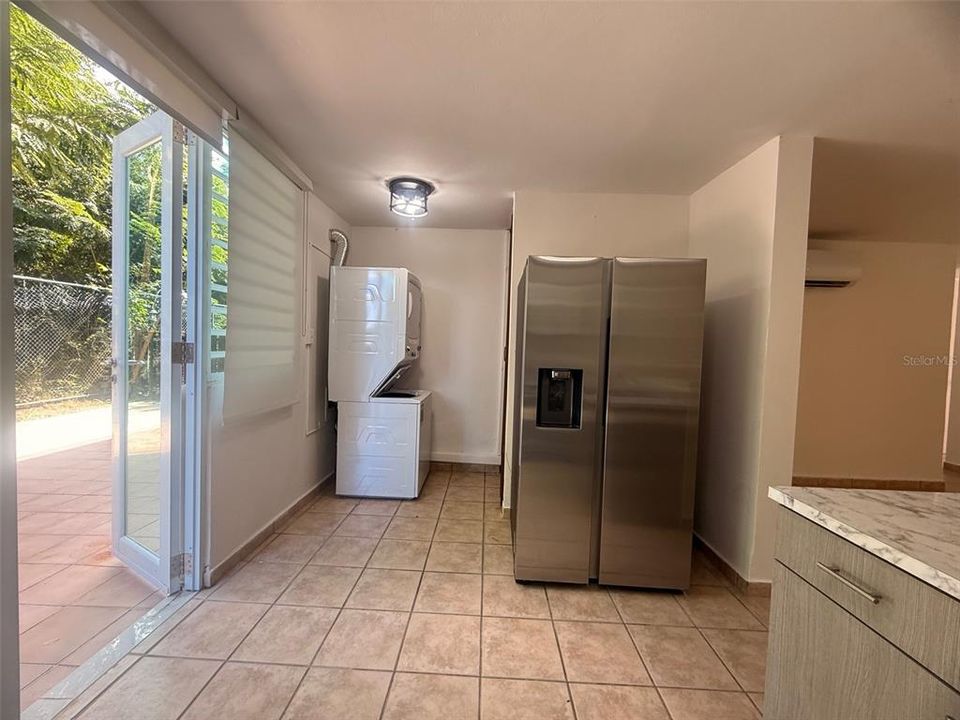For Rent: $2,200 (3 beds, 2 baths, 1650 Square Feet)