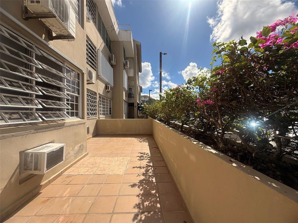 For Rent: $2,200 (3 beds, 2 baths, 1650 Square Feet)