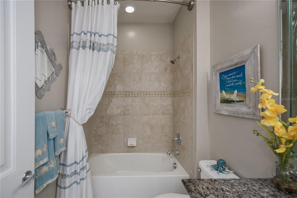 En Venta: $725,000 (2 camas, 2 baños, 2022 Pies cuadrados)