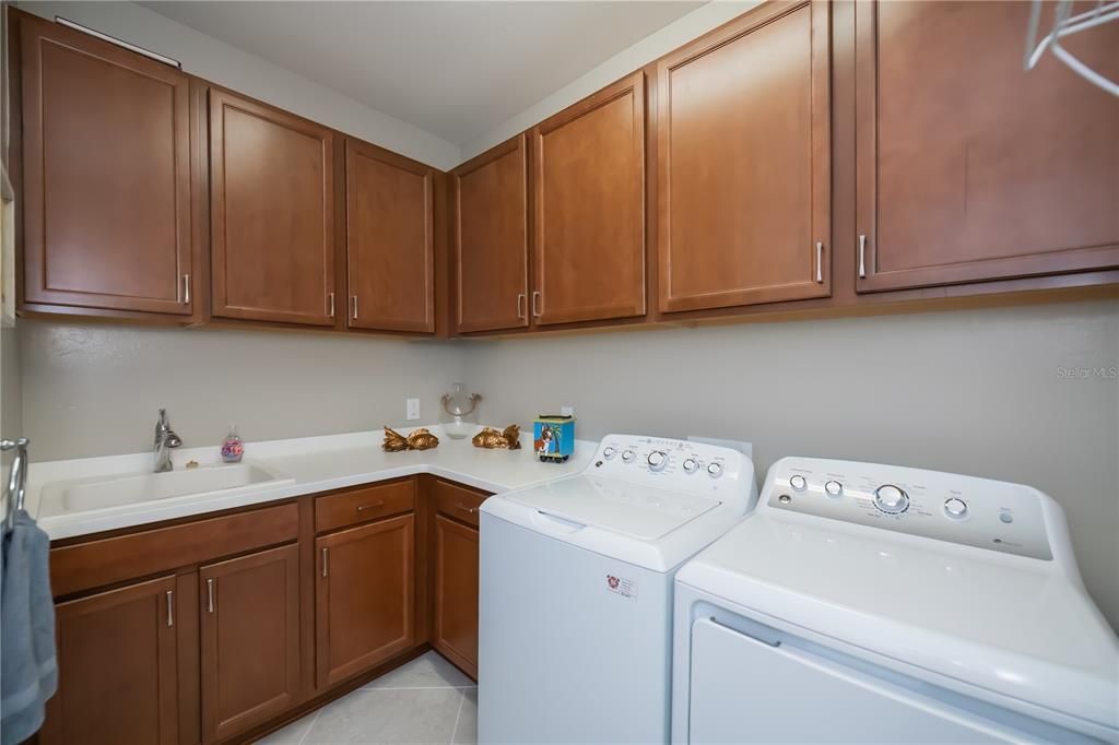 En Venta: $725,000 (2 camas, 2 baños, 2022 Pies cuadrados)