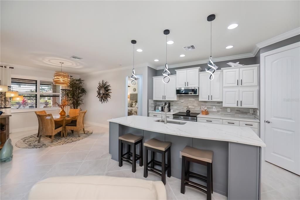 En Venta: $725,000 (2 camas, 2 baños, 2022 Pies cuadrados)