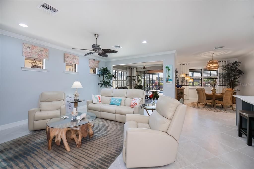 En Venta: $725,000 (2 camas, 2 baños, 2022 Pies cuadrados)