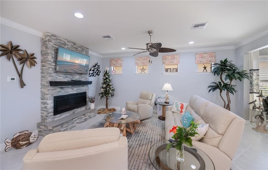 En Venta: $725,000 (2 camas, 2 baños, 2022 Pies cuadrados)