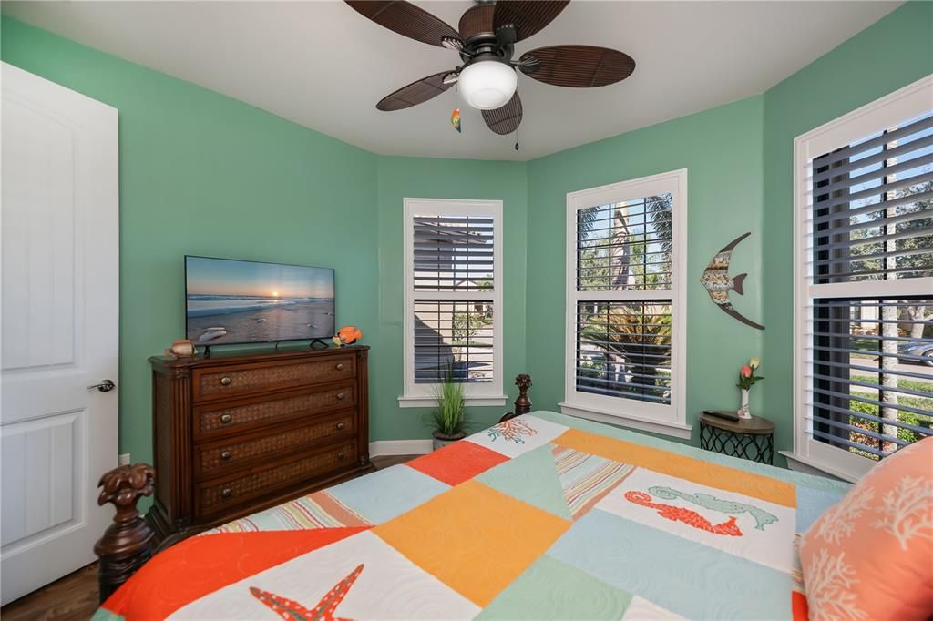 En Venta: $725,000 (2 camas, 2 baños, 2022 Pies cuadrados)