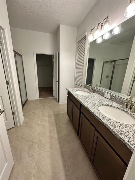 В аренду: $2,390 (4 спален, 2 ванн, 2182 Квадратных фут)