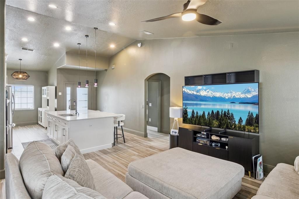 For Sale: $345,000 (4 beds, 2 baths, 1354 Square Feet)