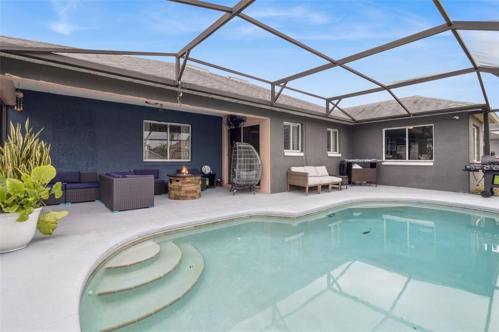 For Sale: $345,000 (4 beds, 2 baths, 1354 Square Feet)