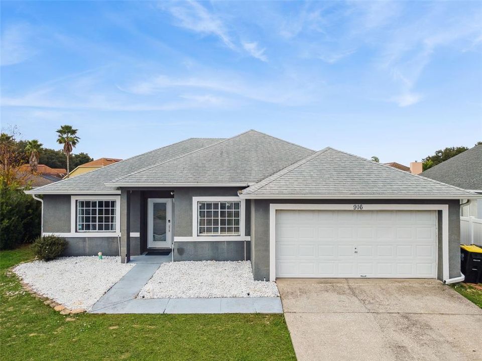 For Sale: $345,000 (4 beds, 2 baths, 1354 Square Feet)