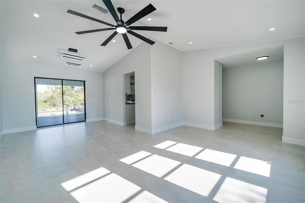 待售: $379,026 (3 贝兹, 2 浴室, 1904 平方英尺)