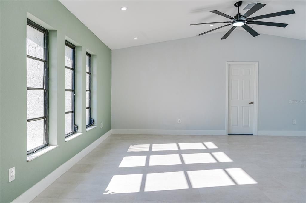 待售: $379,026 (3 贝兹, 2 浴室, 1904 平方英尺)