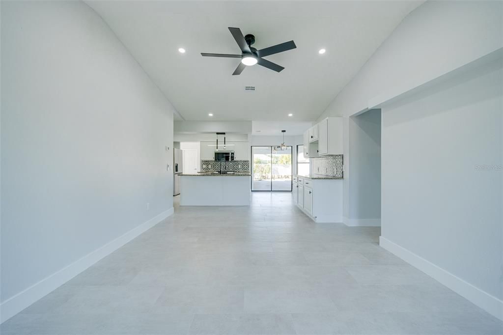 待售: $379,026 (3 贝兹, 2 浴室, 1904 平方英尺)