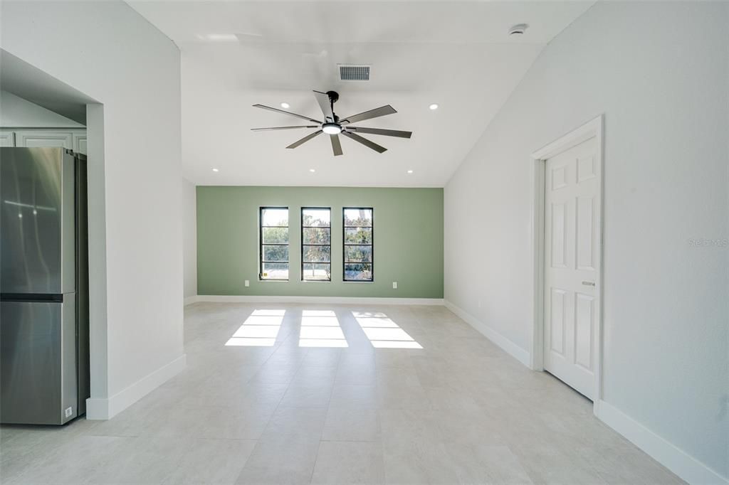 待售: $379,026 (3 贝兹, 2 浴室, 1904 平方英尺)