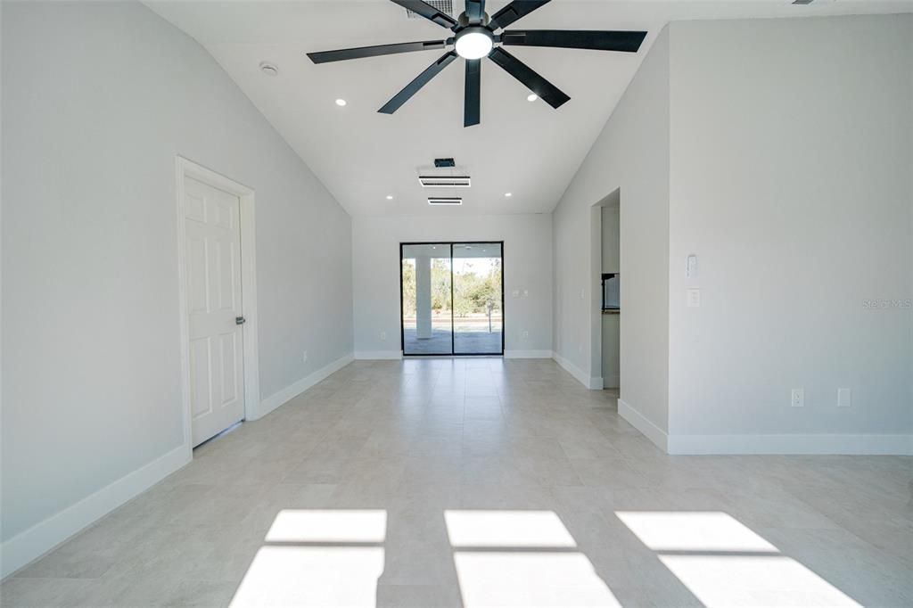 待售: $379,026 (3 贝兹, 2 浴室, 1904 平方英尺)