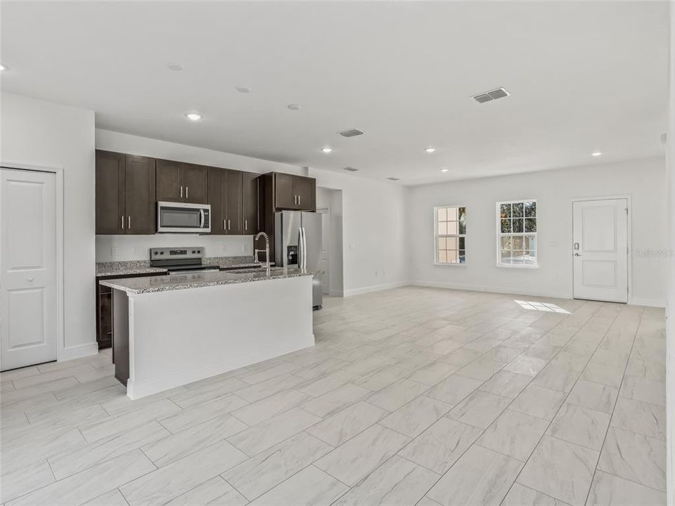 For Sale: $300,000 (4 beds, 2 baths, 1580 Square Feet)