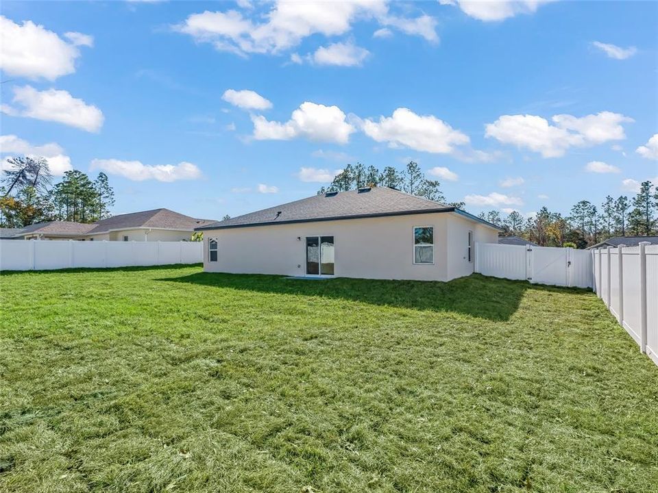 For Sale: $300,000 (4 beds, 2 baths, 1580 Square Feet)