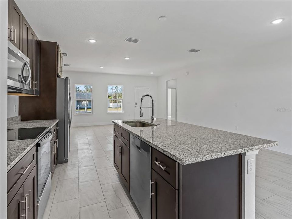 For Sale: $300,000 (4 beds, 2 baths, 1580 Square Feet)