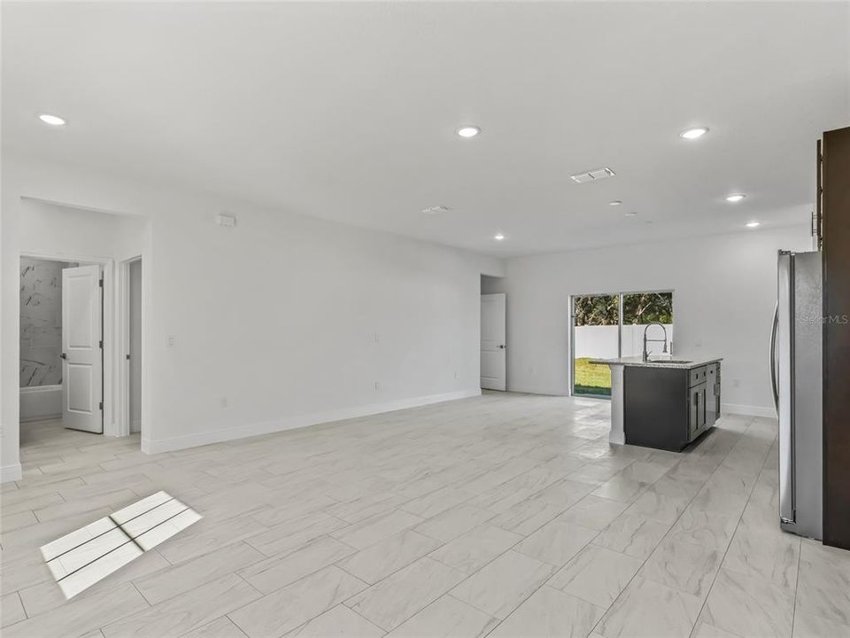 For Sale: $300,000 (4 beds, 2 baths, 1580 Square Feet)