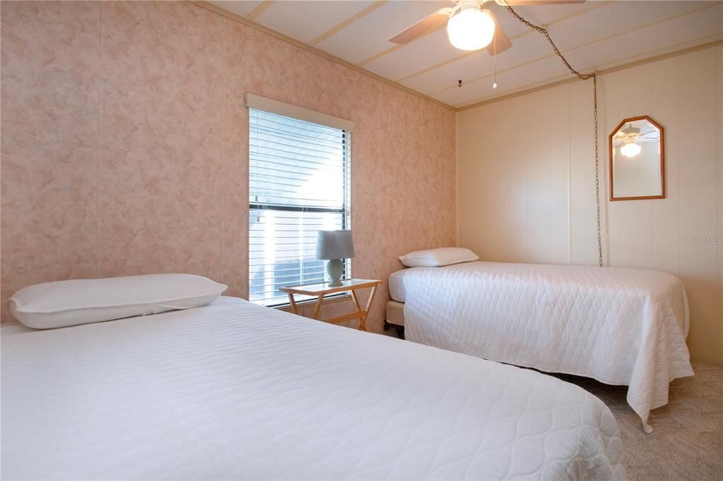 For Sale: $99,900 (2 beds, 2 baths, 960 Square Feet)