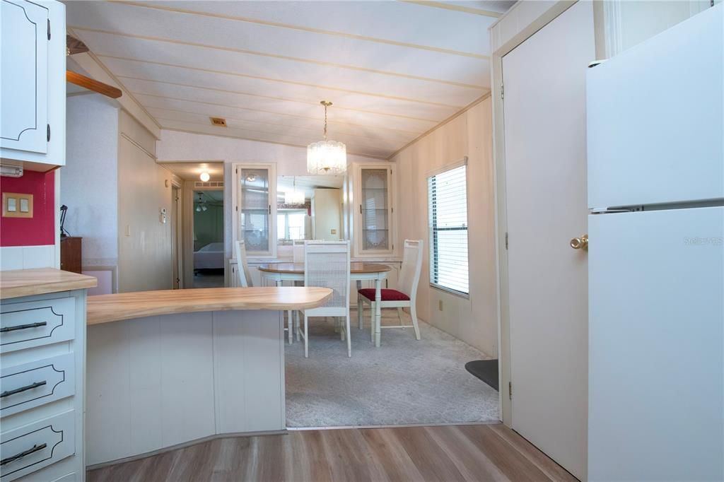 For Sale: $99,900 (2 beds, 2 baths, 960 Square Feet)