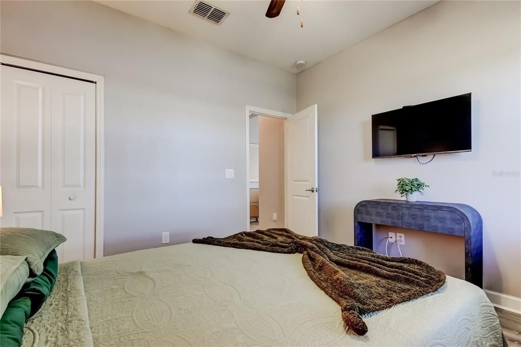 En Venta: $500,000 (4 camas, 3 baños, 2591 Pies cuadrados)