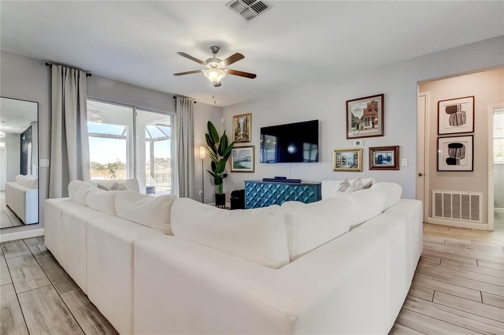 En Venta: $500,000 (4 camas, 3 baños, 2591 Pies cuadrados)